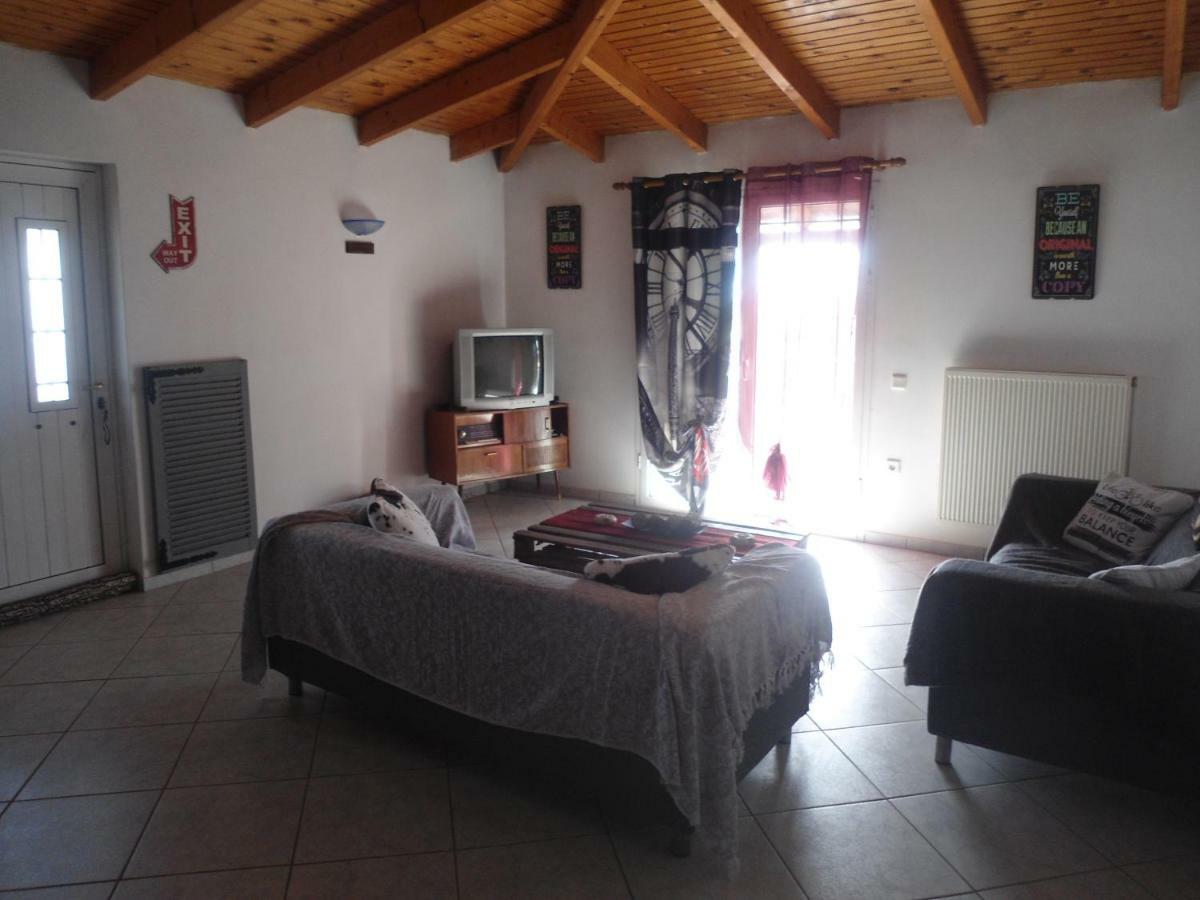 Sunny Apartment 15 Min From Airport And Sea Artemida  Zewnętrze zdjęcie