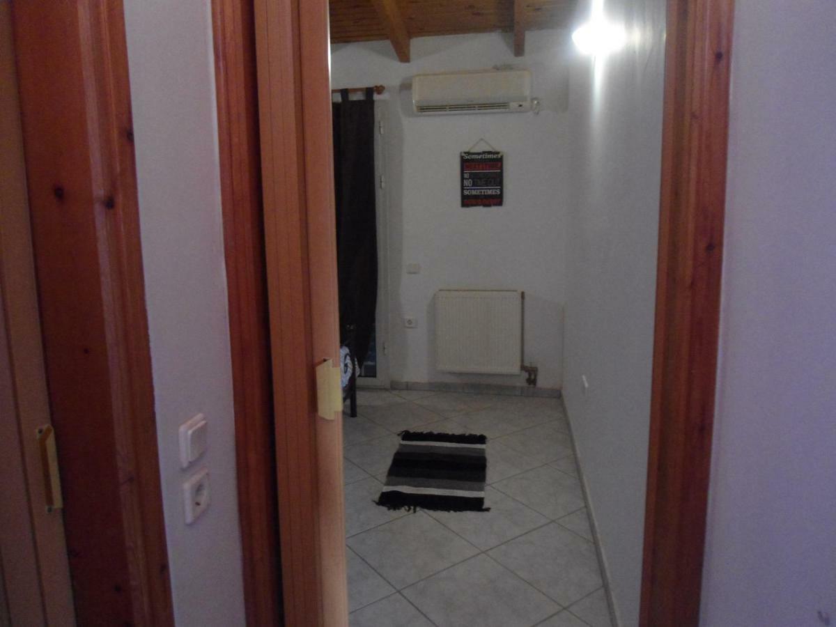 Sunny Apartment 15 Min From Airport And Sea Artemida  Zewnętrze zdjęcie